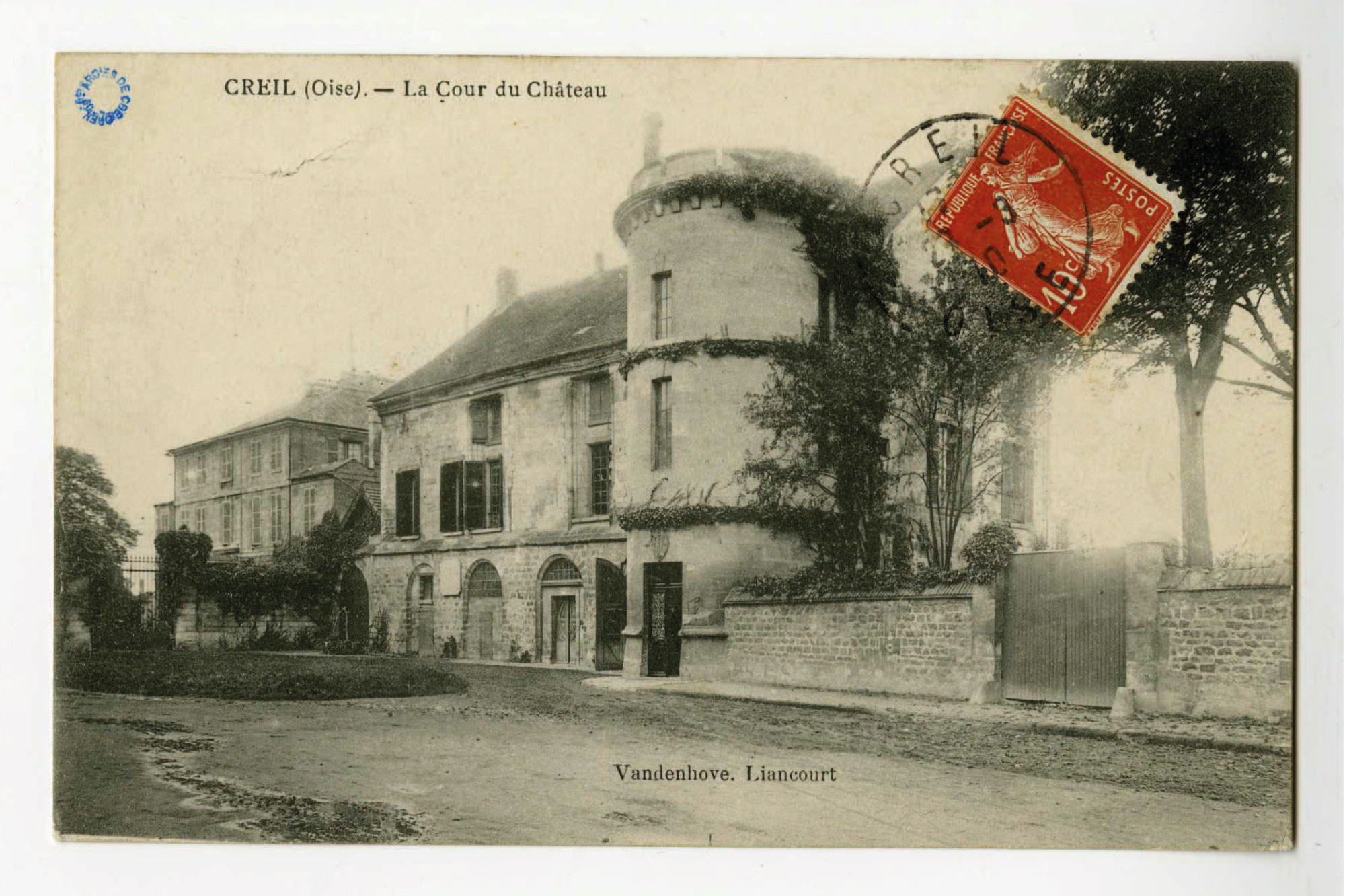 CRE_Cour du chateau-1910